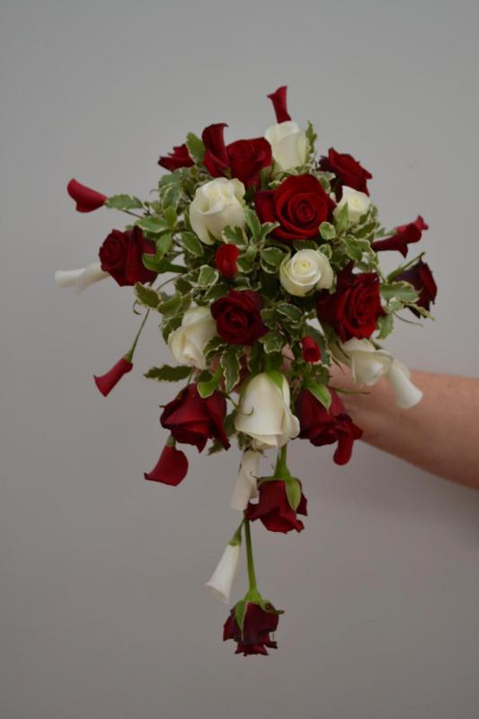 Bouquet avec jetée roses