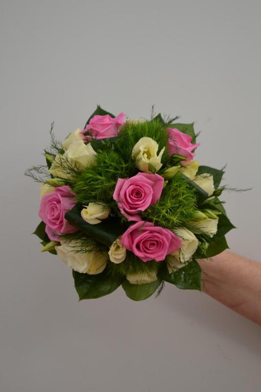 Bouquet rond lisianthus roses