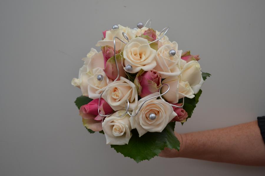 Bouquet rond roses roses